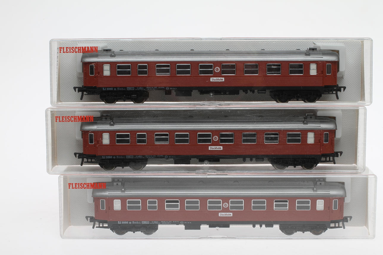 MODELLTÅG FLEISCHMANN 3 svenska vagnar 5155 i originalkartong.