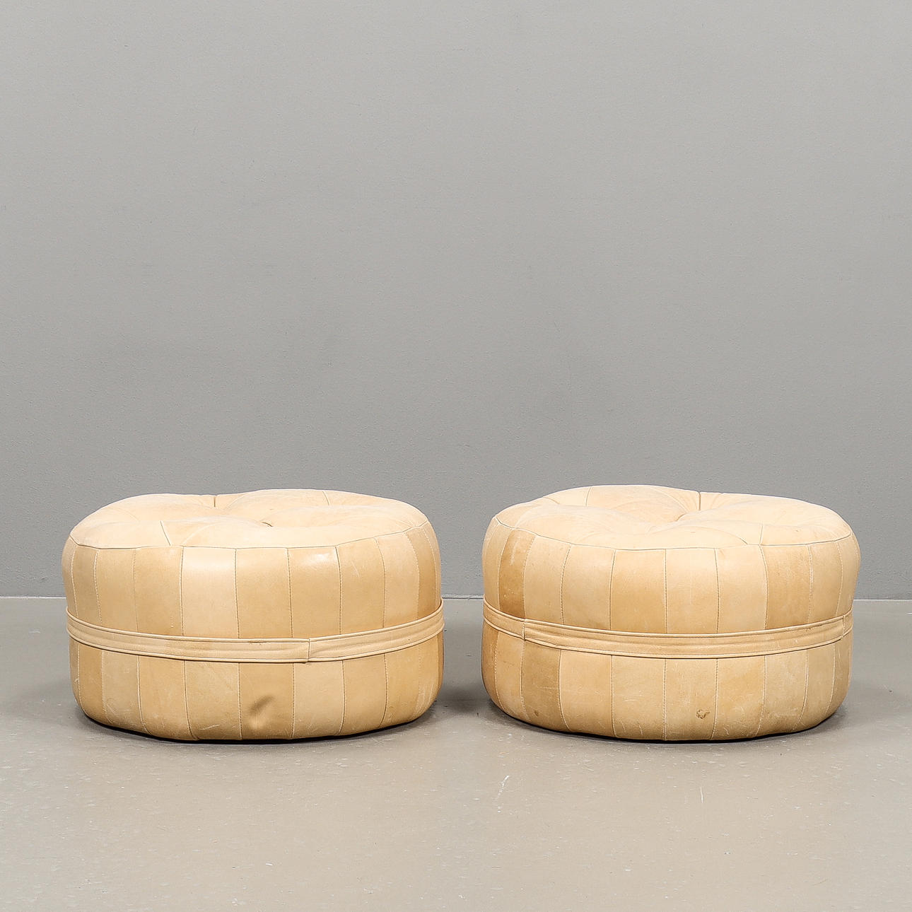 SITTPUFFAR 1 par, 1900-talets andra hälft.