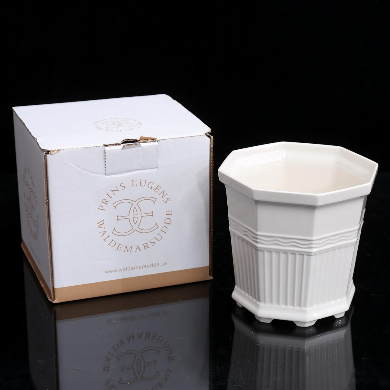 YTTERFODER, "Waldemarsudde", Prins Eugen, Gustavsberg.