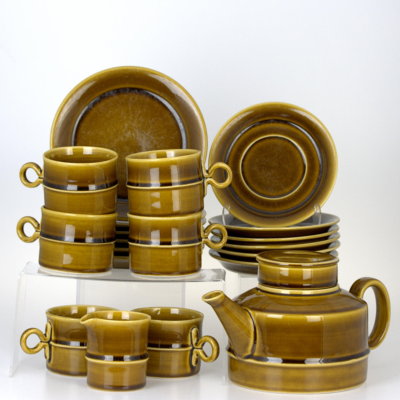 A 20-piece stoneware tea set, AJ Höganäs.