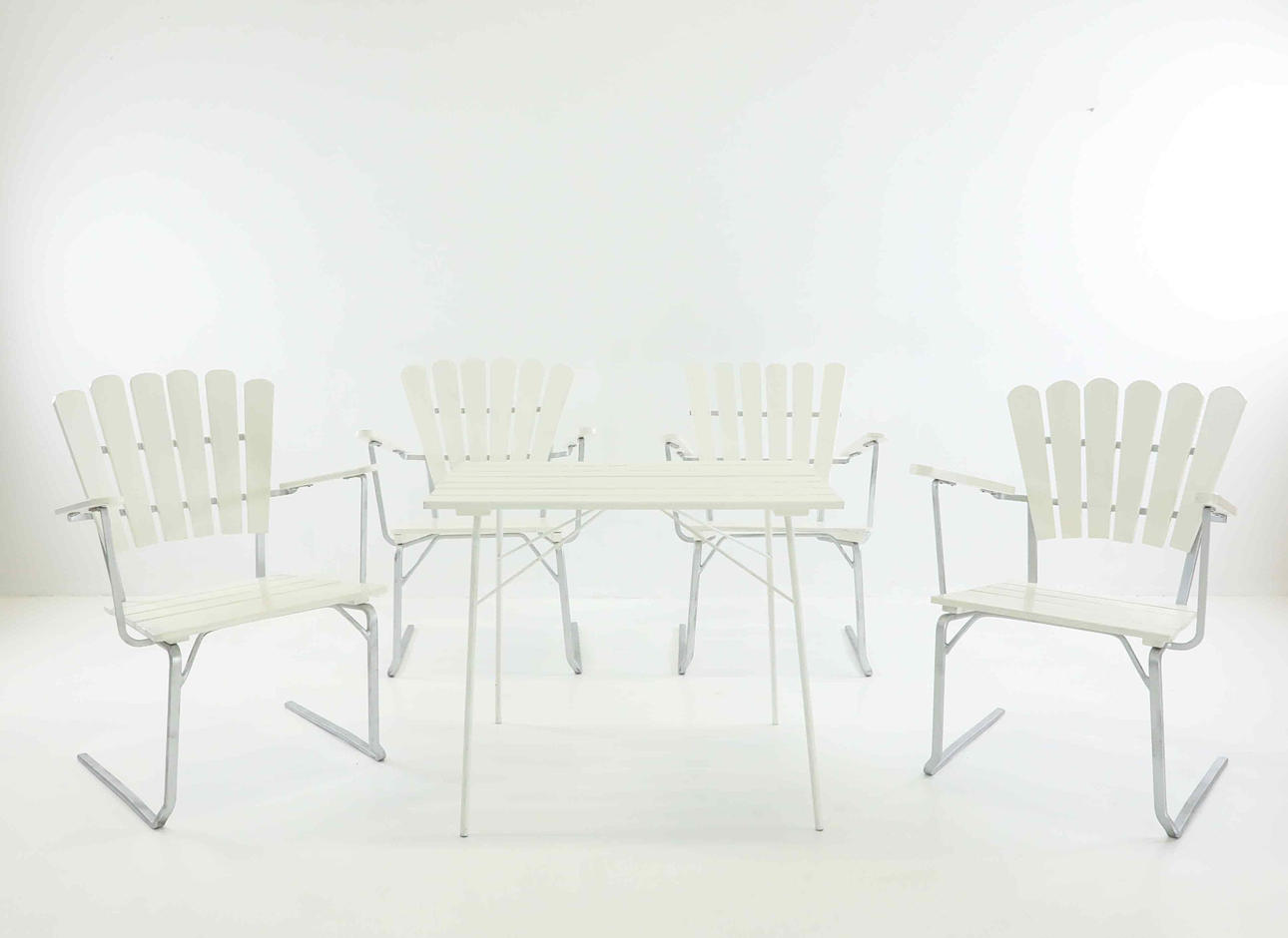 GRYTHYTTAN, havegruppe, 5 stk., 20. århundrede.