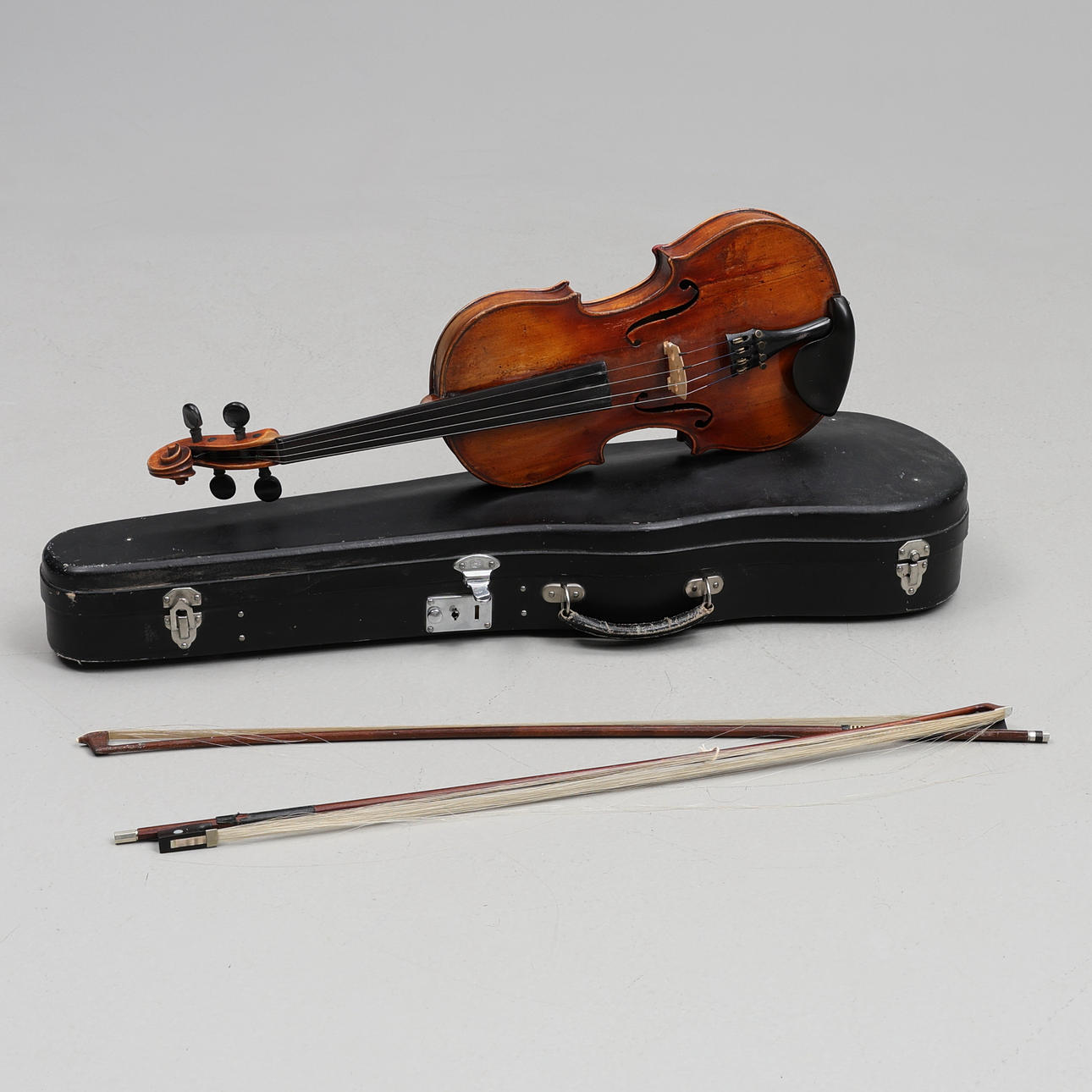 VIOLINEN. Mit Johann Diehl (1775—1850) bezeichnet.