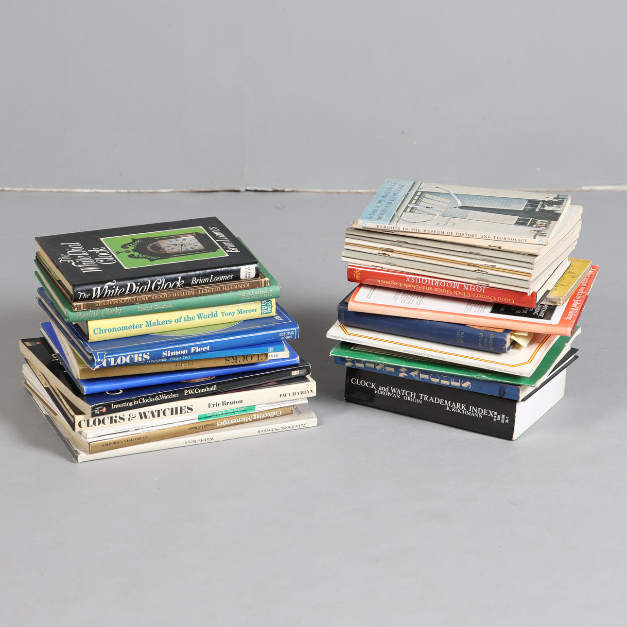 EN SAMLING HOROLOGISKA REFERENSBÖCKER (ANTAL).