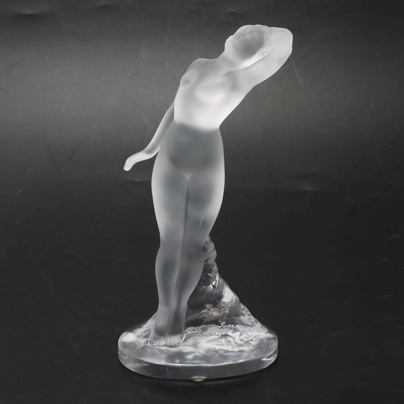 En glasskulptur af Lalique, Frankrig.