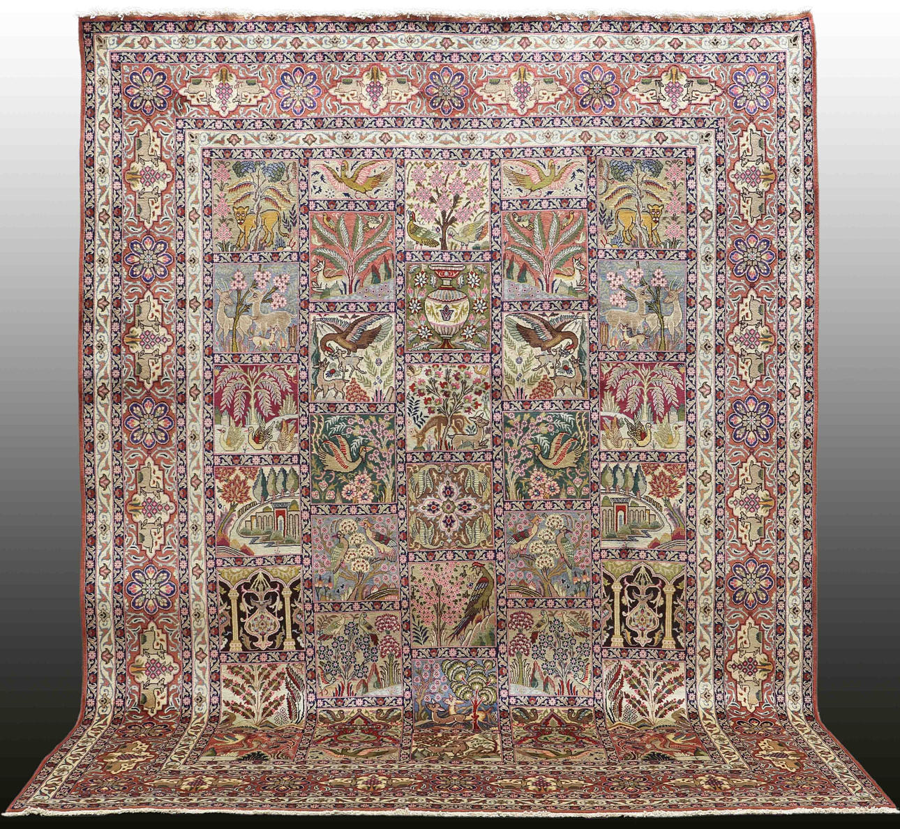 MATTA, Persisk, figural Kashmar, (fine), 385 x 297 cm.