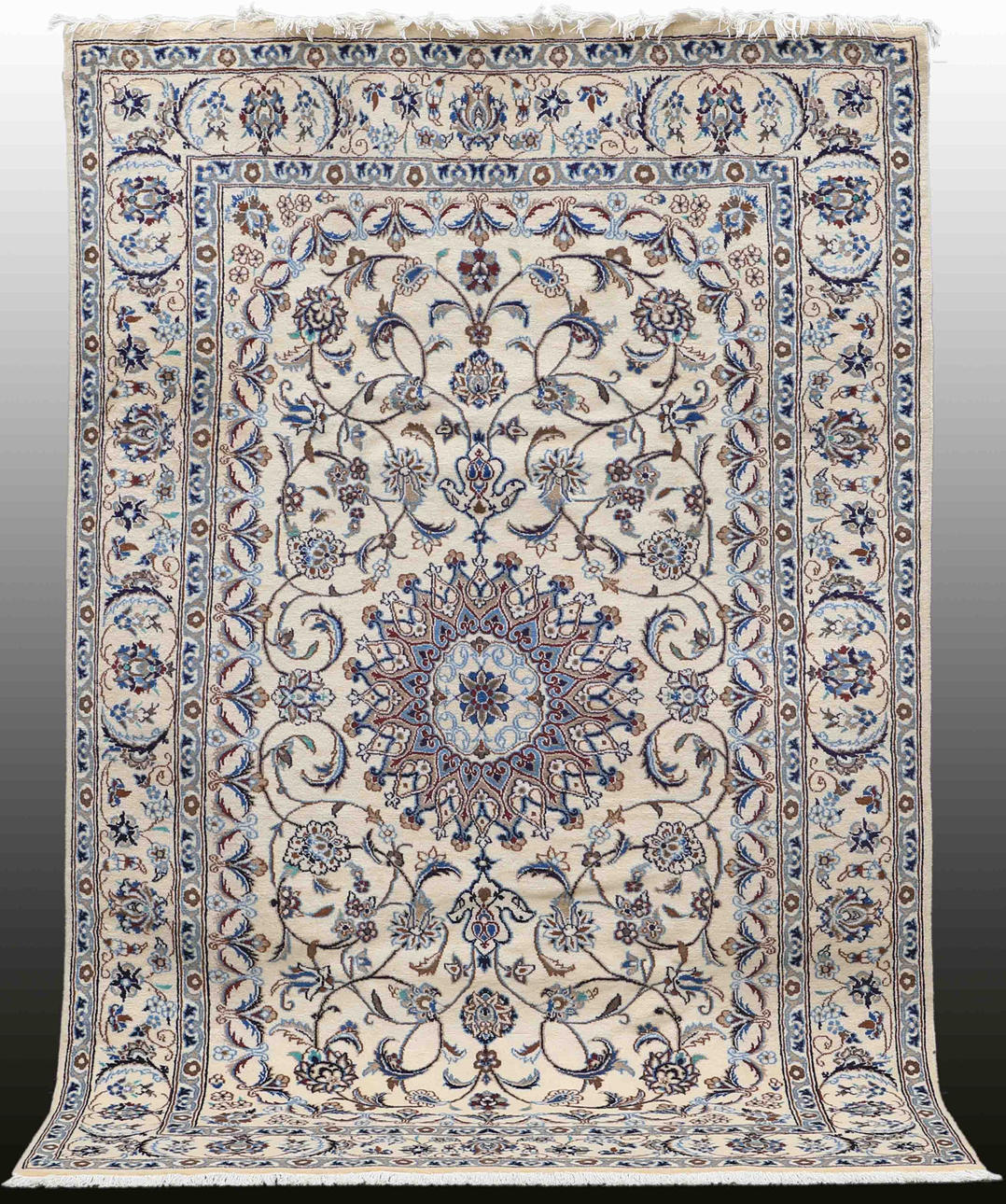 MATTA, Persisk, Nain med silkesinslag, 285 x 190 cm.