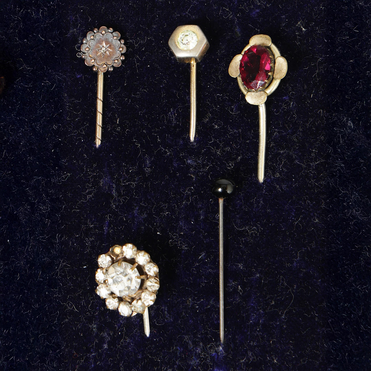 A COLLECTION OF FIVE VARIOUS STICK PINS, MOSTLY 19TH CENTURY. Jewellery ...
