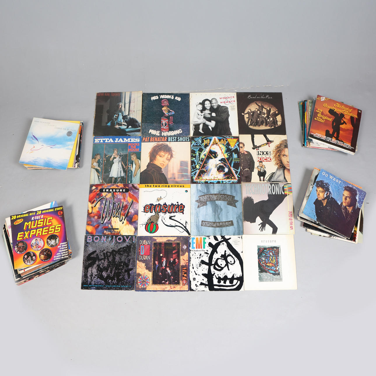 EN SAMLING AF LP'ER OG 12" SINGLER (ANTAL).