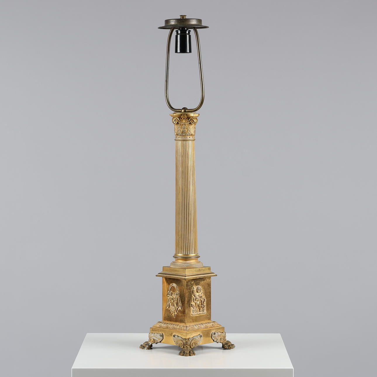 Column-shaped French table lamp in beanie gilt bronze, first half of the 1800's.