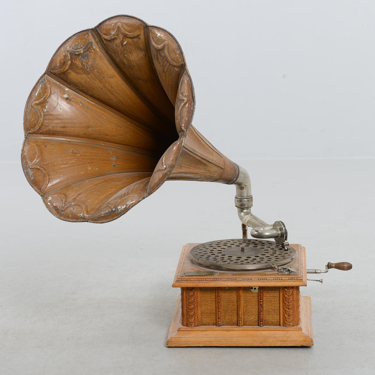 EIN TRATTGRAMOPHON, „Solifon“, erster Teil des 20. Jahrhunderts.