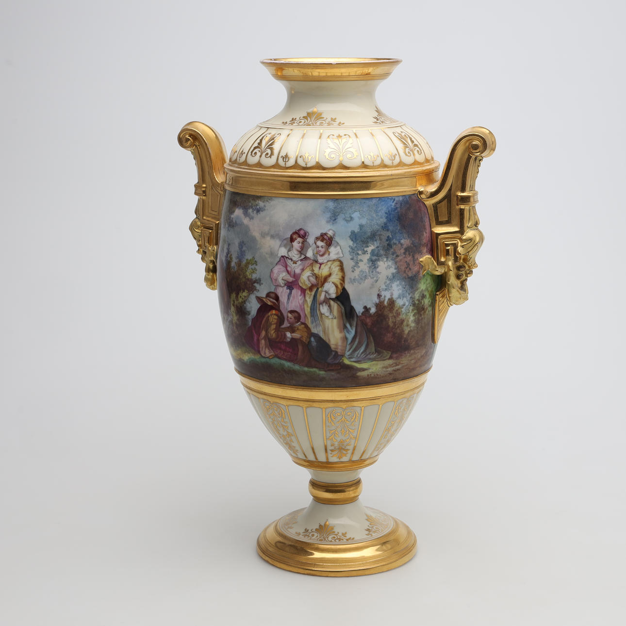 A porcelain urn, Pirkenhammer.