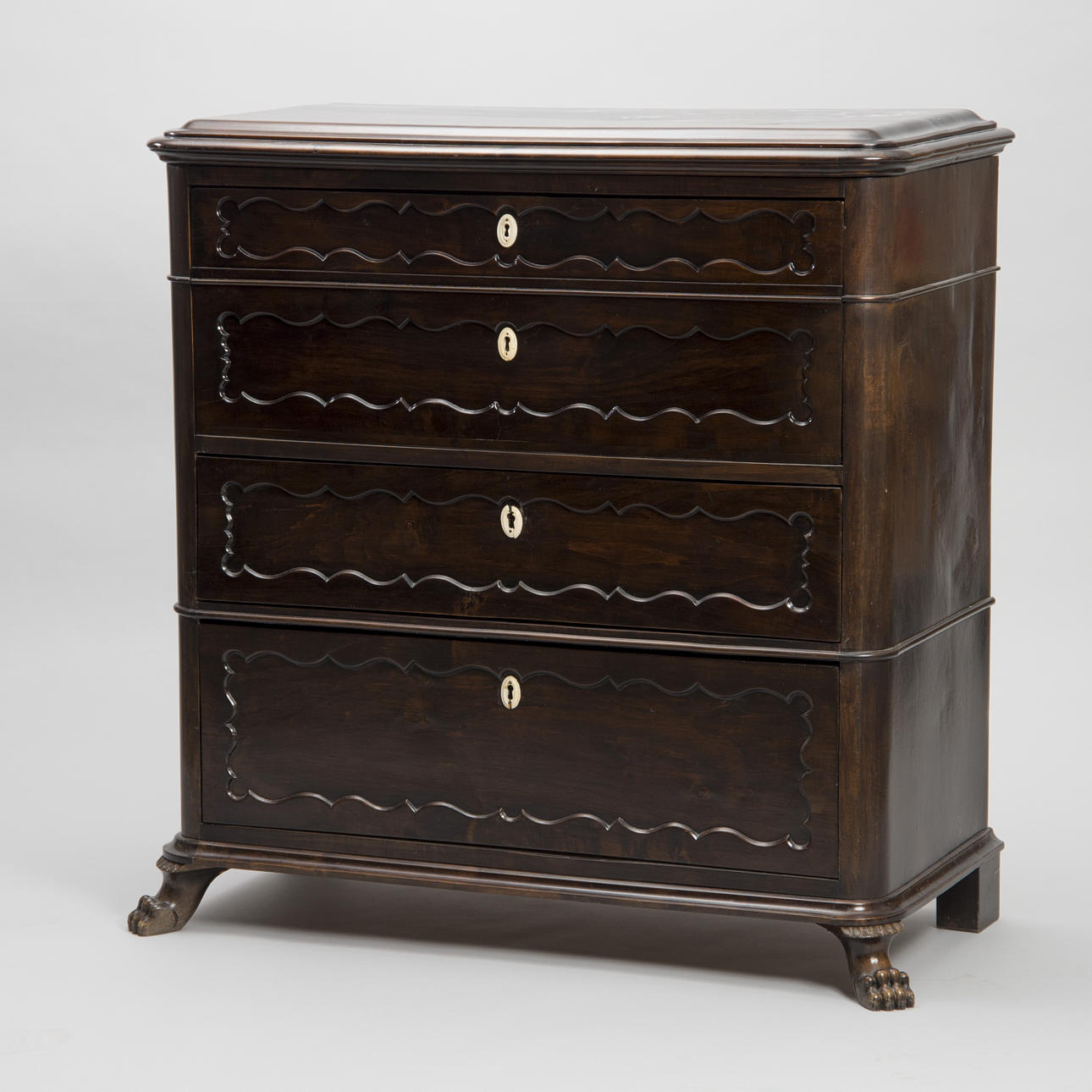 BYRÅ, 4-lådig, mörkbetsad björk, 1800-talets andra hälft.