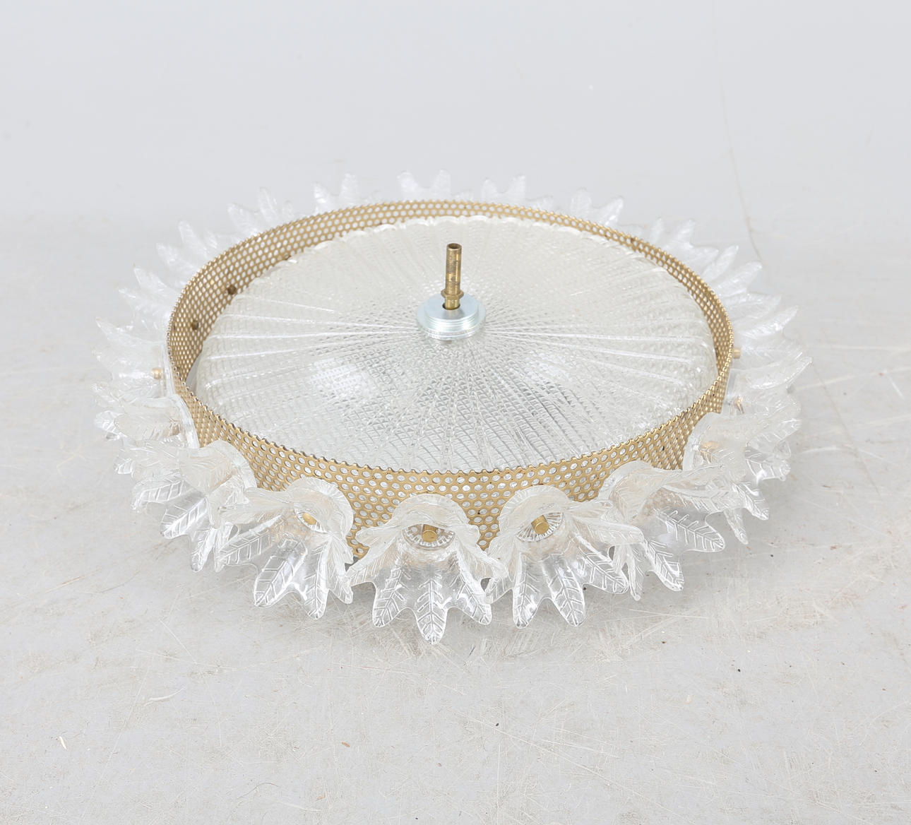 TAKPLAFOND, mässing och glas, 1900-talets andra hälft.