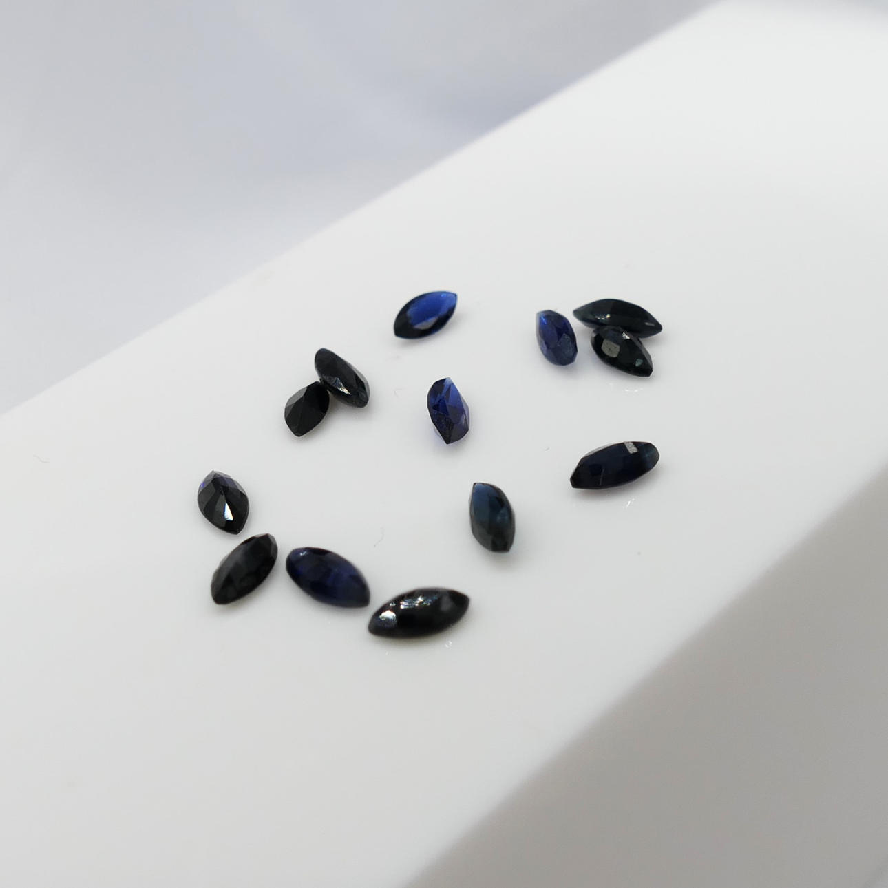 MARQUISE SAPPHIRES, selección.