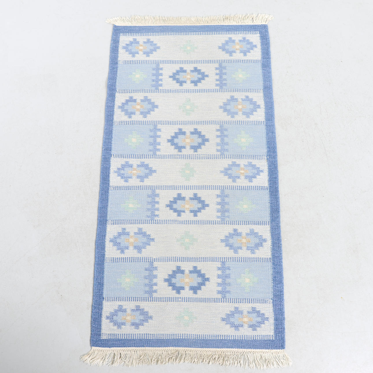 GALLERY CARPET, yarmulan, 164 x 82 cm.