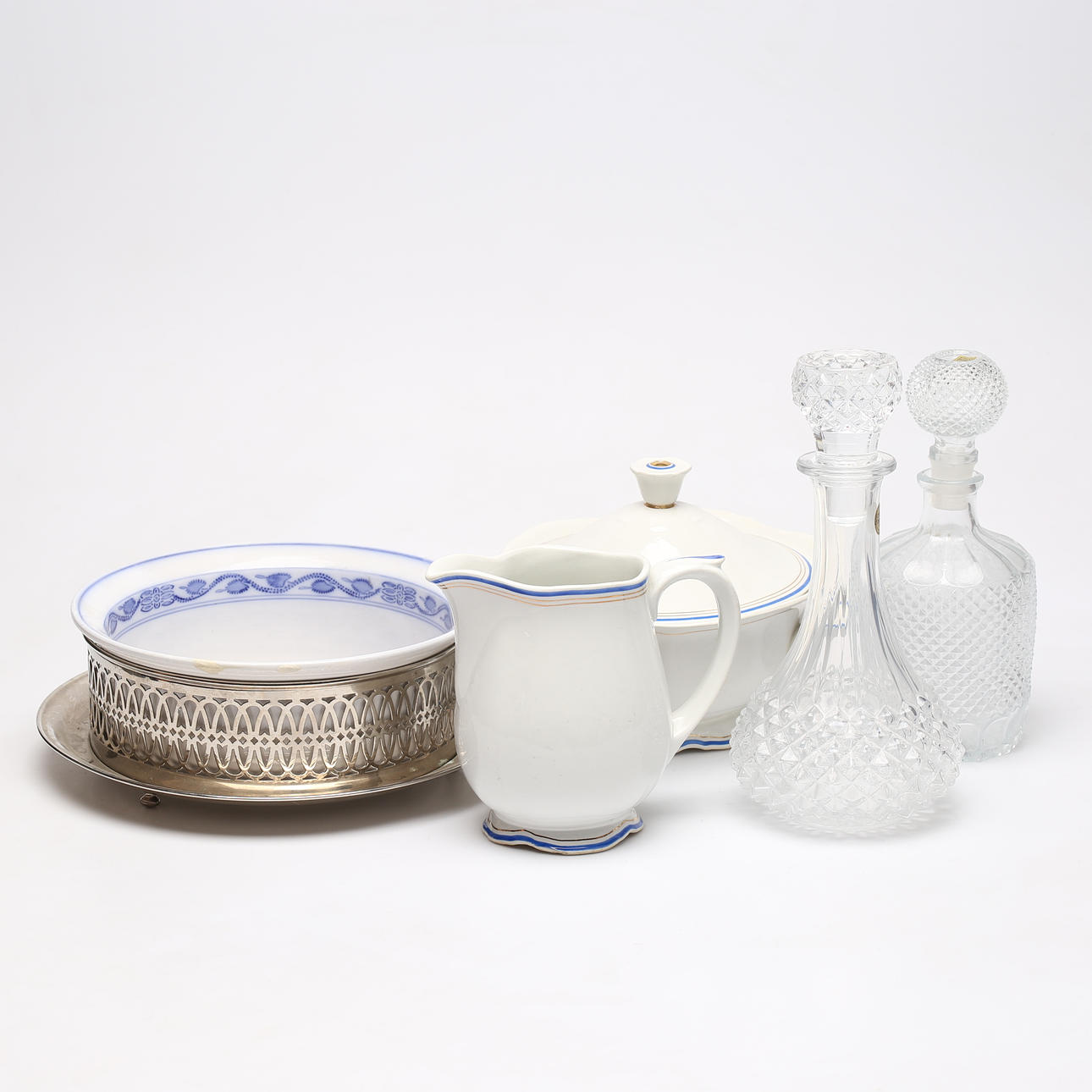 SERVING PARTS, 5 pieces, including Arabia.