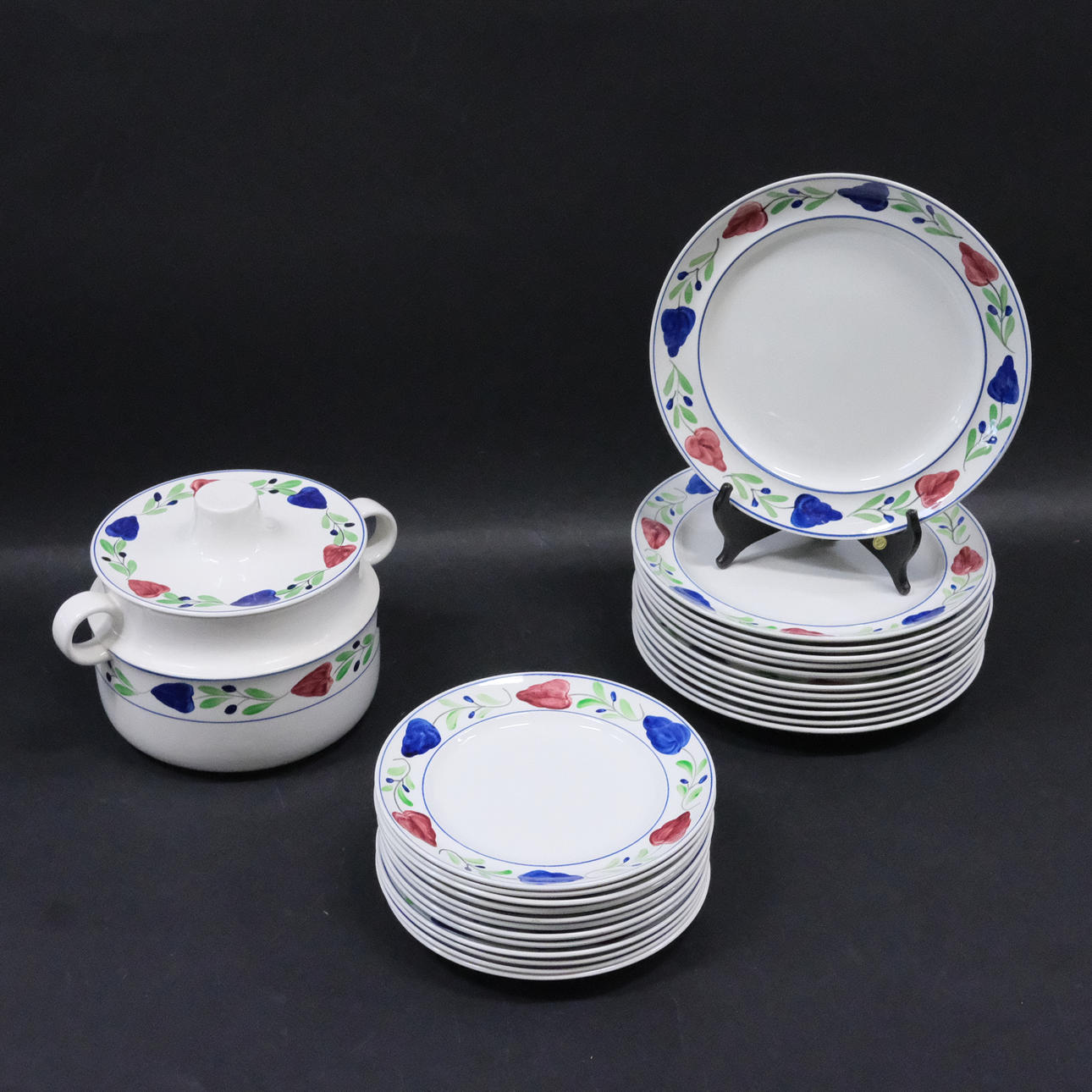 STIG LINDBERG. GUSTAVSBERG SPISESTEL DELE ALLMOGE.