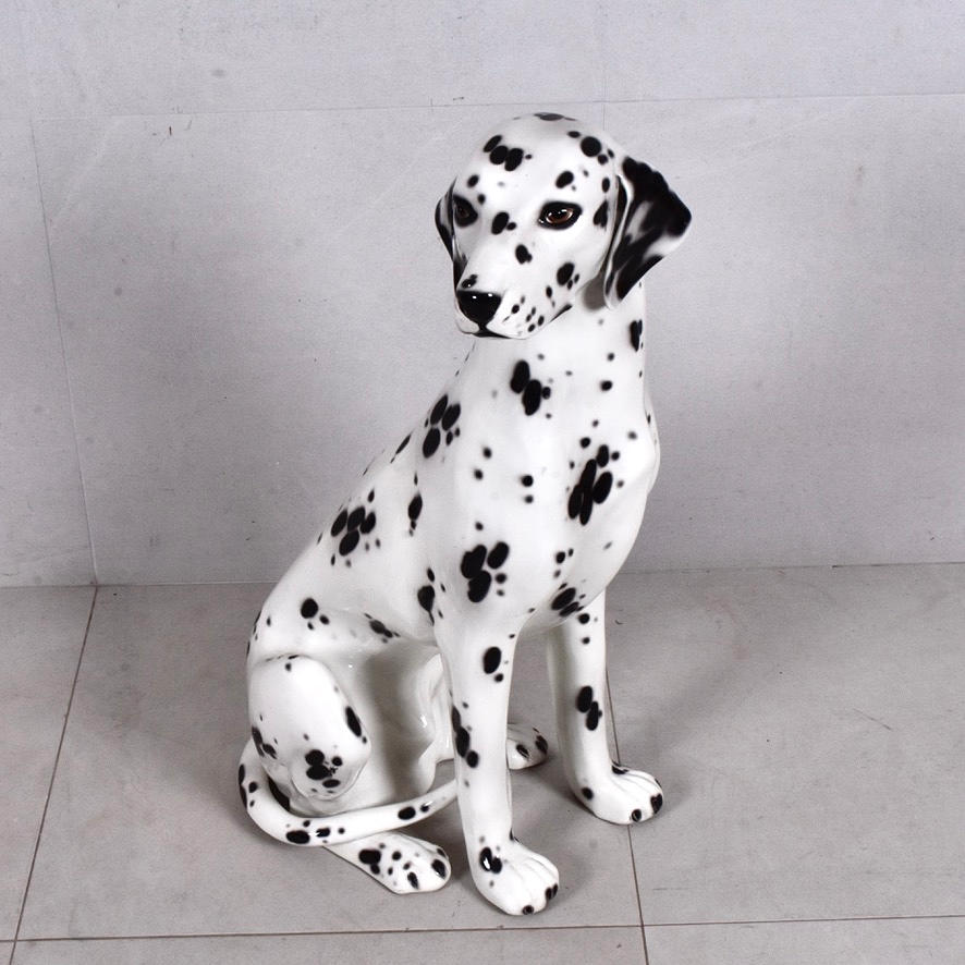 GULVFIGUR, dalmatisk porcelæn, 20. århundrede.
