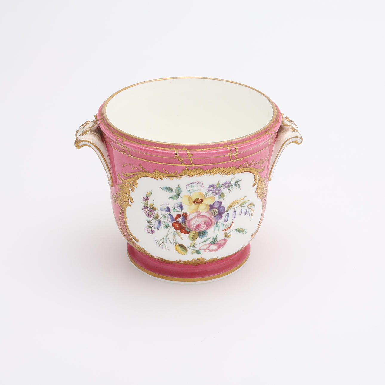 A 19TH CENTURY SÈVRES STYLE PORCELAIN OUTER LINING.