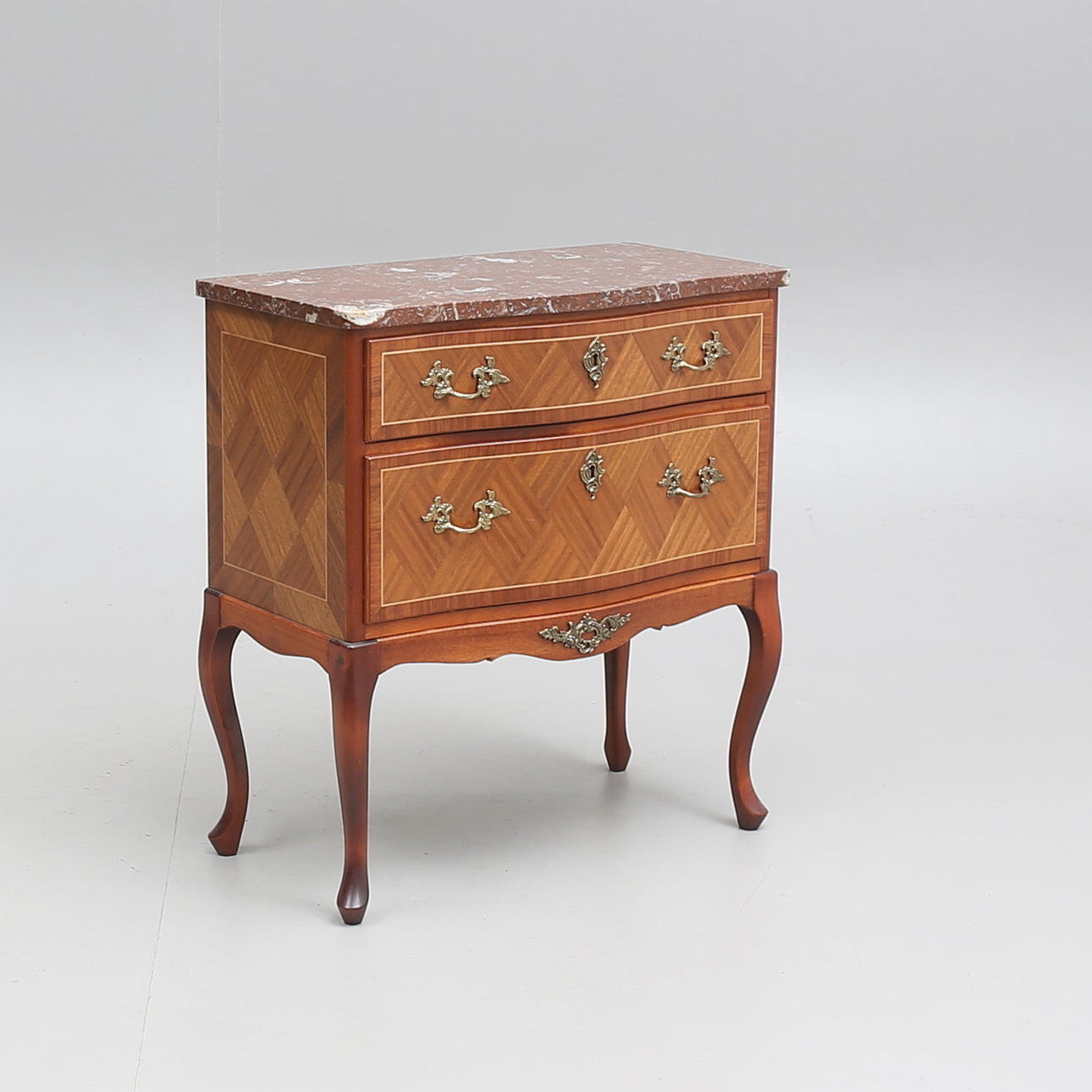 BYRÅ med stenskiva, nyrokoko, 1900-talets andra hälft.