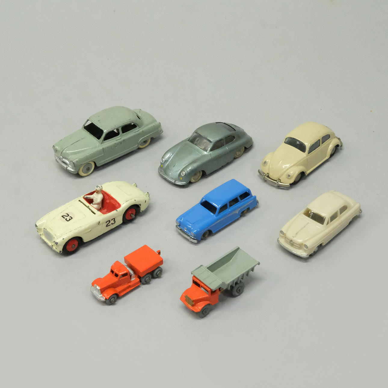 MODELBILER. TECHNO, DINKY LEGETØJ, SIKU, LESNEY OG BUDGIE. OTTE DELE.