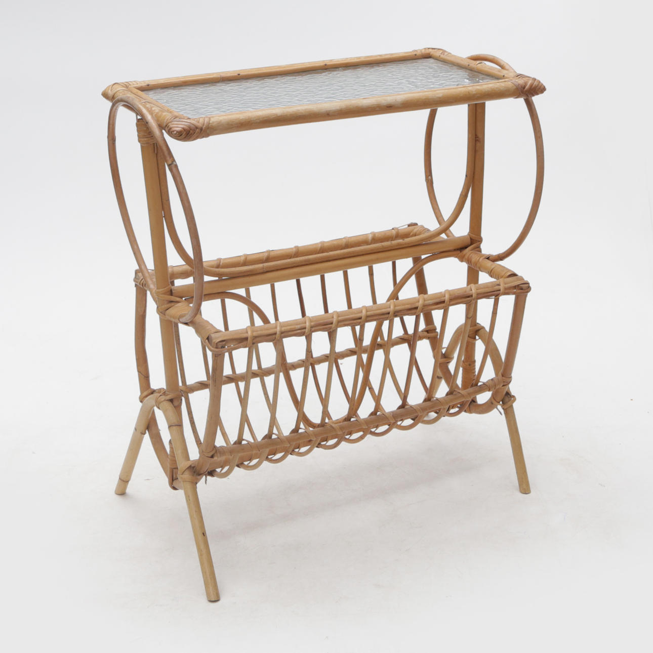 MESA DE FLORES/REVISTERO.