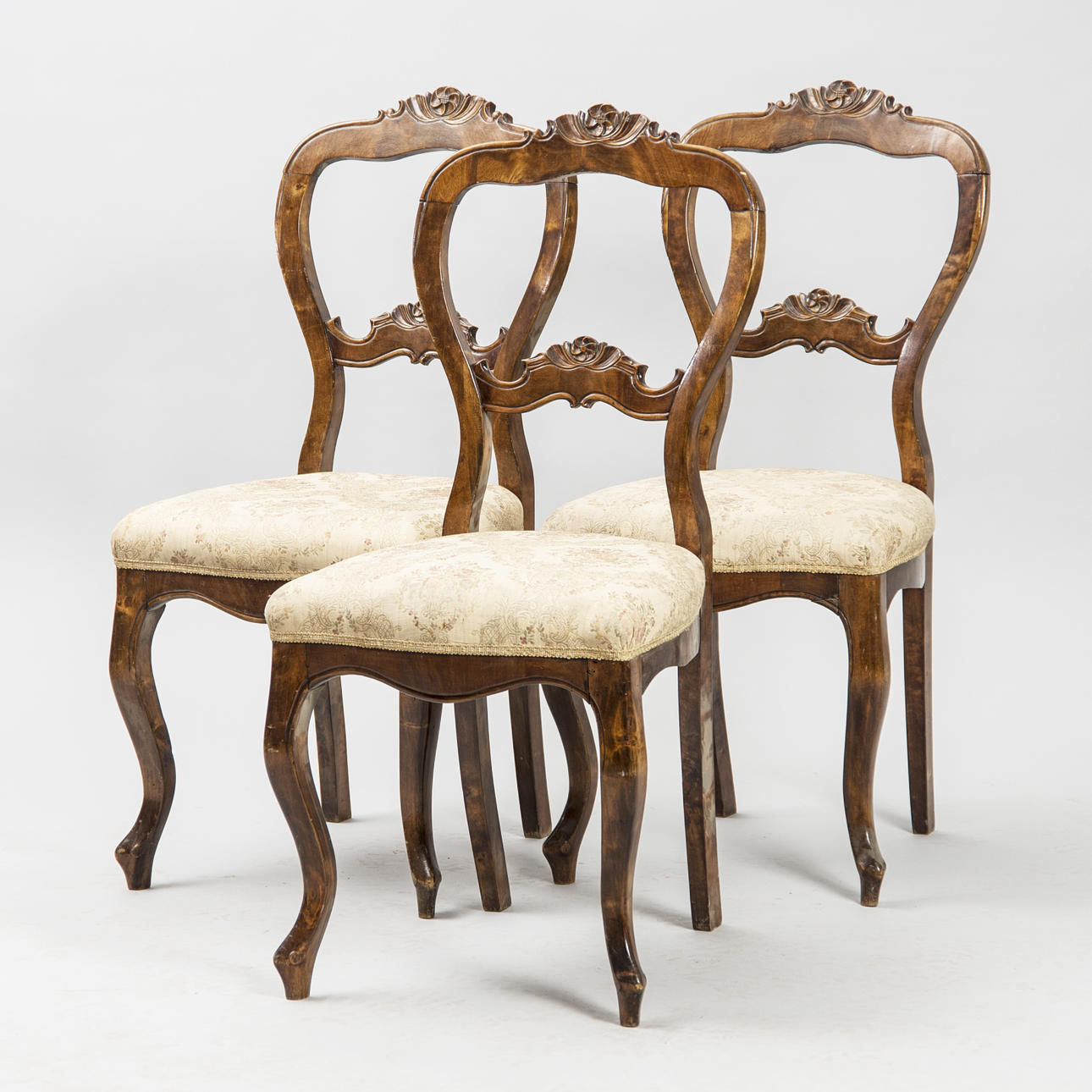 STOLAR, 3 stycken, mahogny, rokokostil.