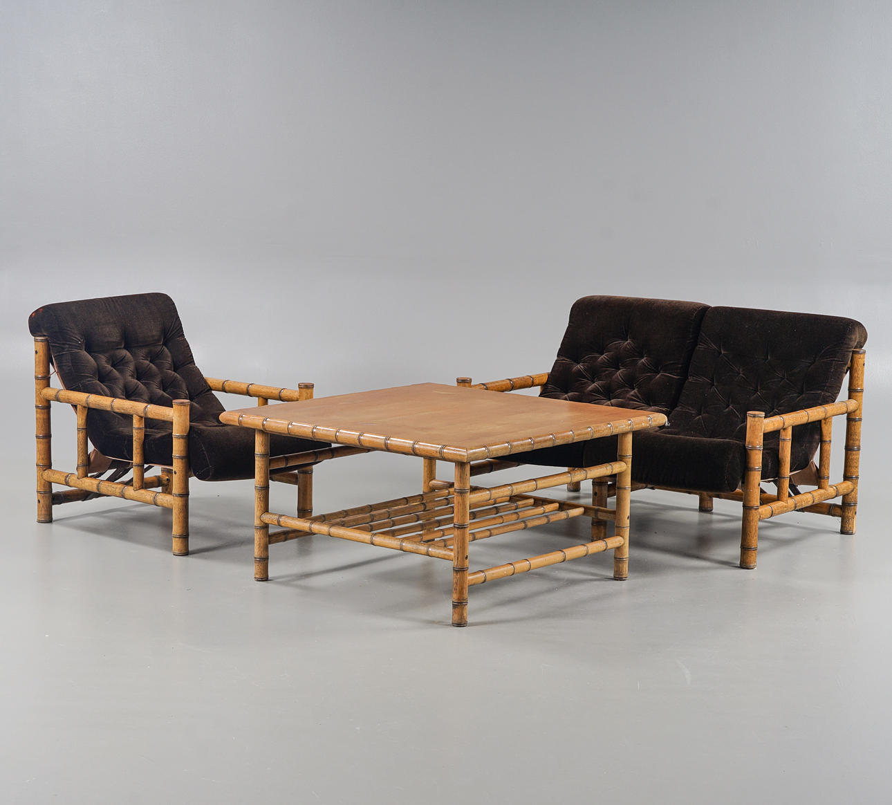 SEATING AREA Colonial style, 1970s.