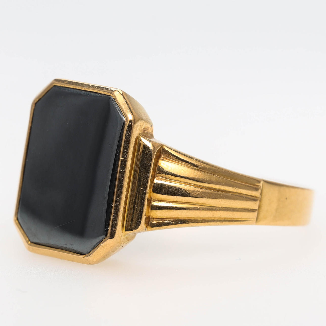 RING, 18K guld, hematit, Ceson, Göteborg 1956.