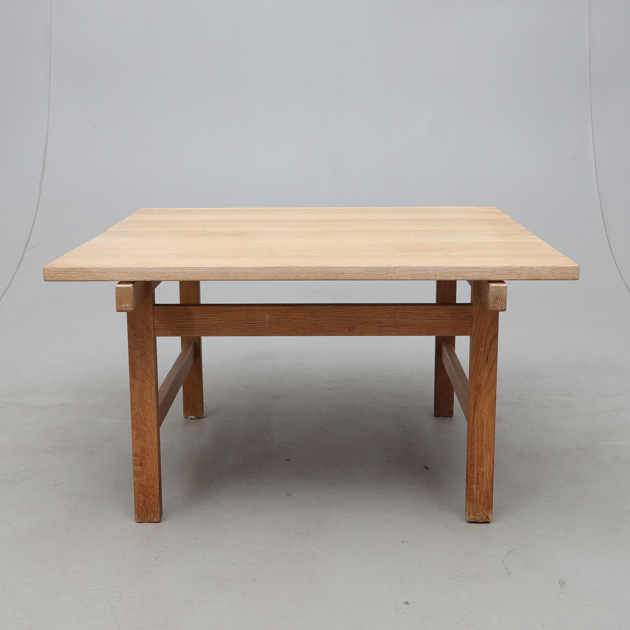 HANS J WEGNER. sofabord, eg, Andreas Tuck, Danmark.