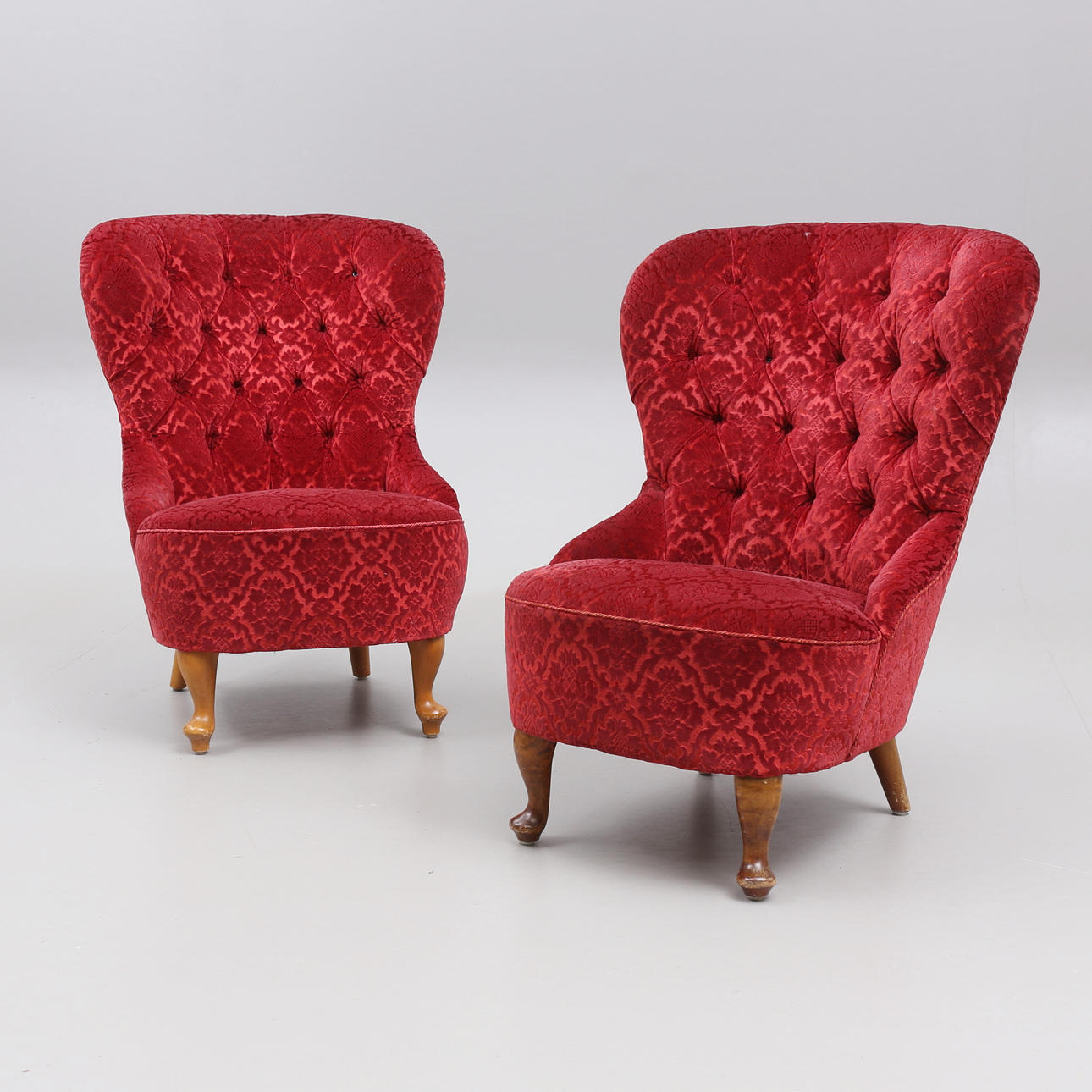 EMMAFÅTÖLJER, ett par, 1900-talets första hälft.