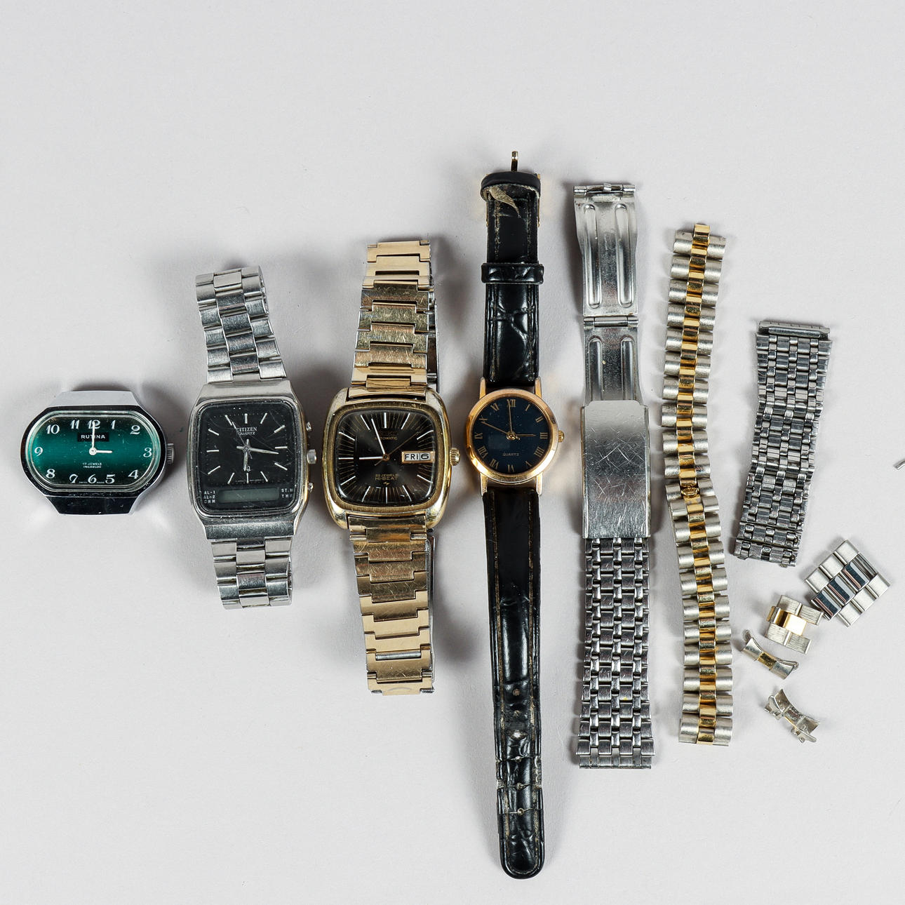 WRISTWATCH 4 pieces, steel.