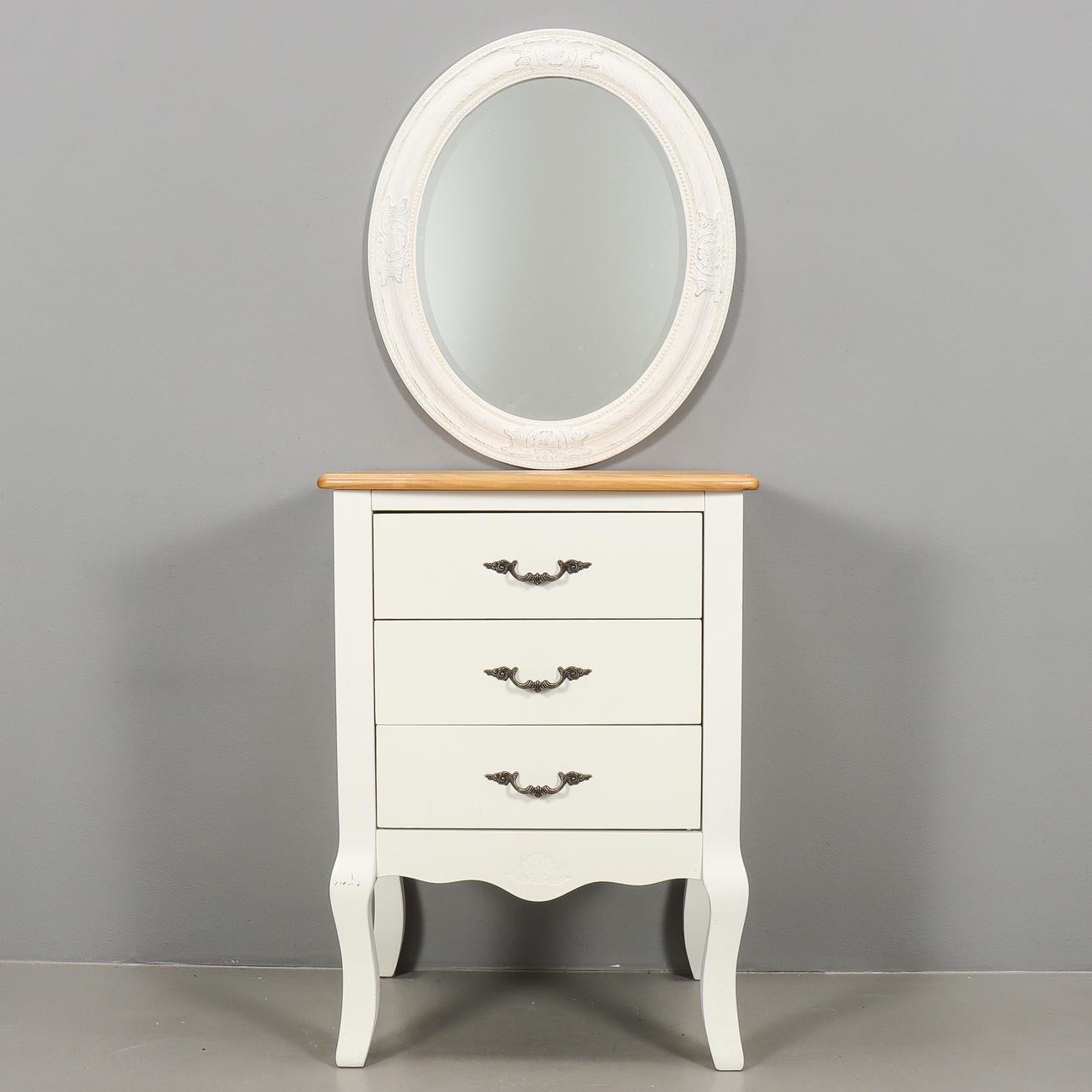 HALLMÖBEL Estilo rococó, cómoda y espejo, siglo XXI.