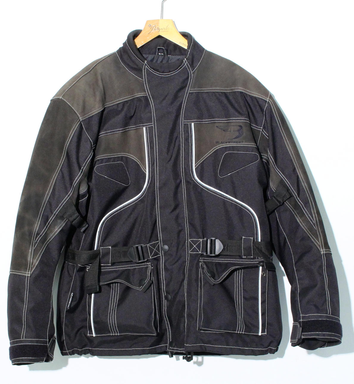 MOTORCYKELSET, herr, hjälm, byxa, jacka(ryggskydd), boots och handskar.