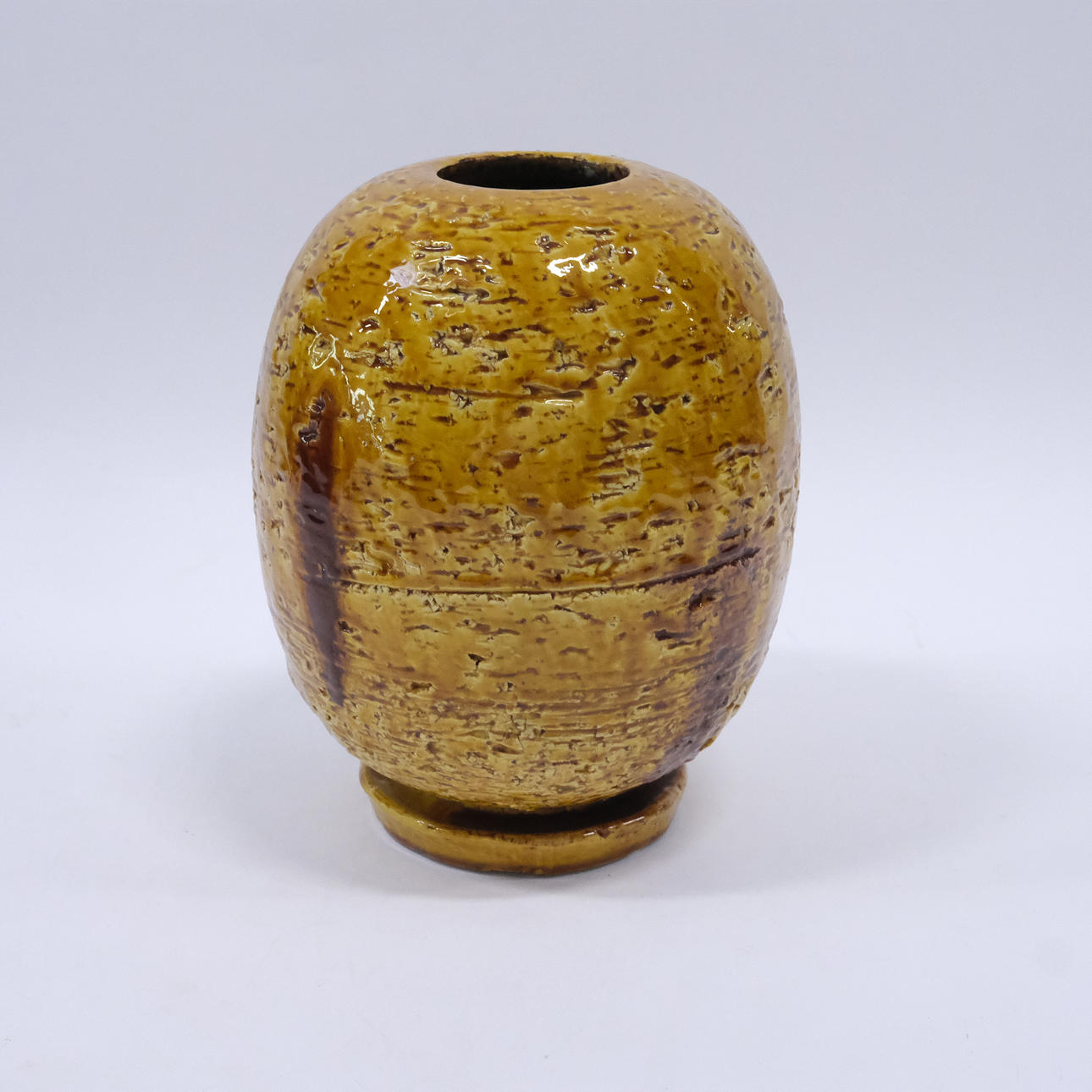 GUNNAR NYLUND. SCHILFROHR, VASE AUS SCHAMOTTE.