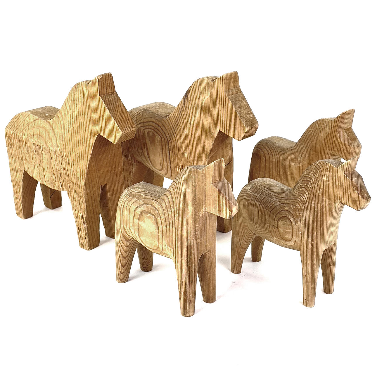 DALAHÄSTAR, 5 st, trä, 1900-tal.