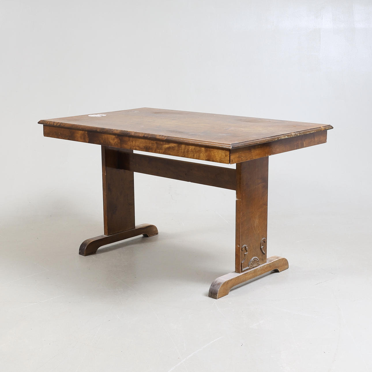 Una mesa sueca de abedul Grace, 1920/30.