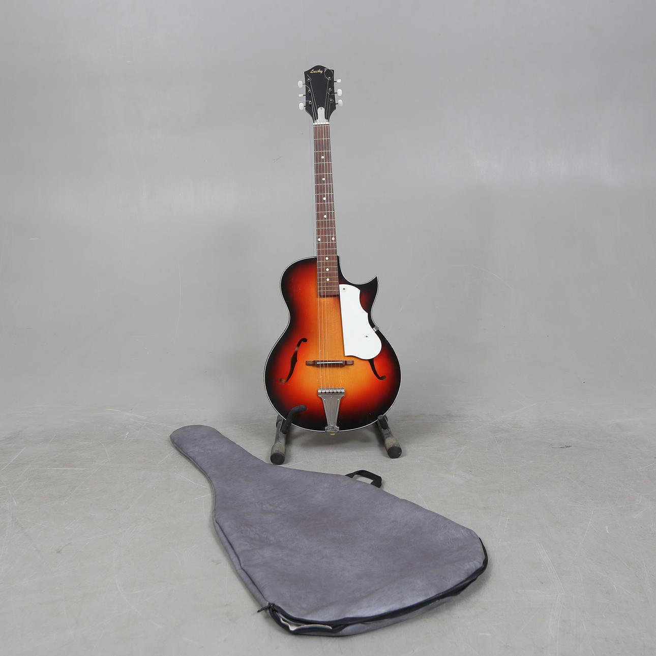 AKUSTISK GITARR, Lucky Seven, med soft case.