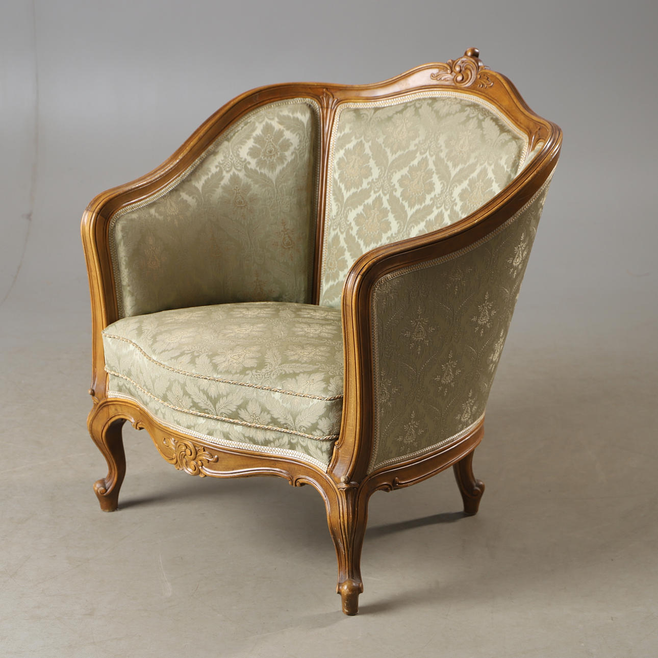 Sillón, haya, estilo rococó.