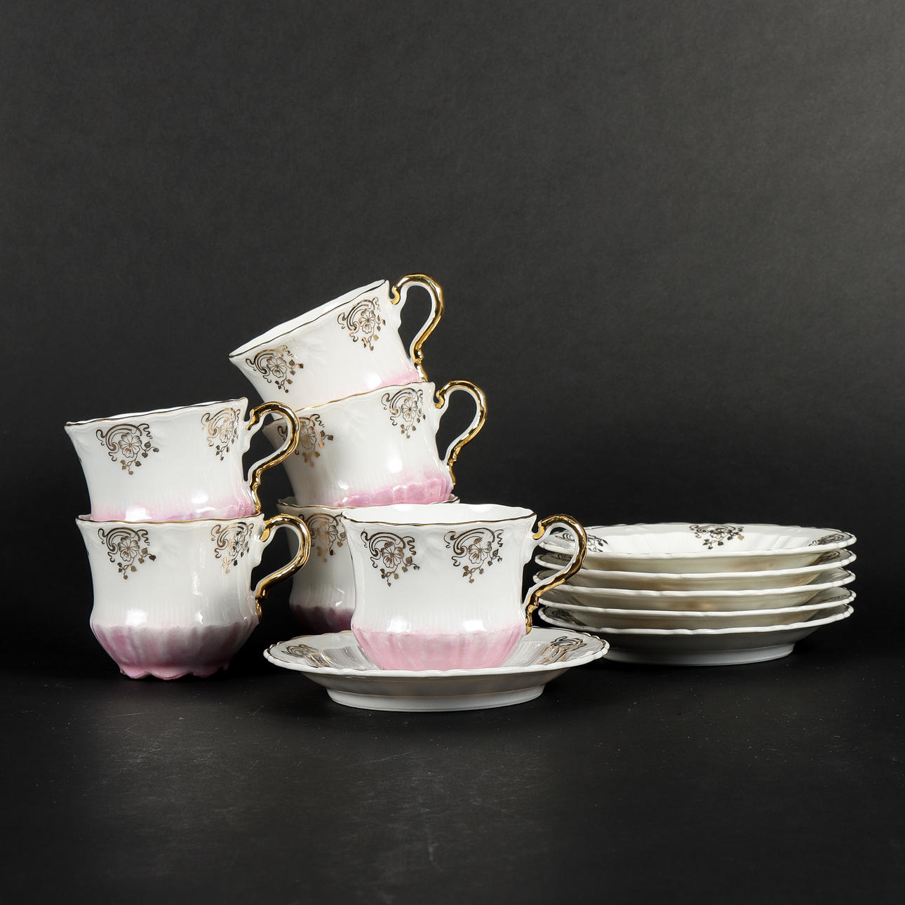 KAFFEETASSEN 6 Stück mit Untertasse.