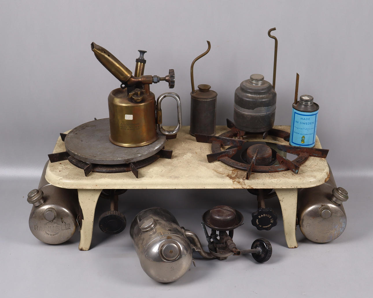 STORMKÖK MM, Radius, Primus og blæser og spiritus/oliedåser.