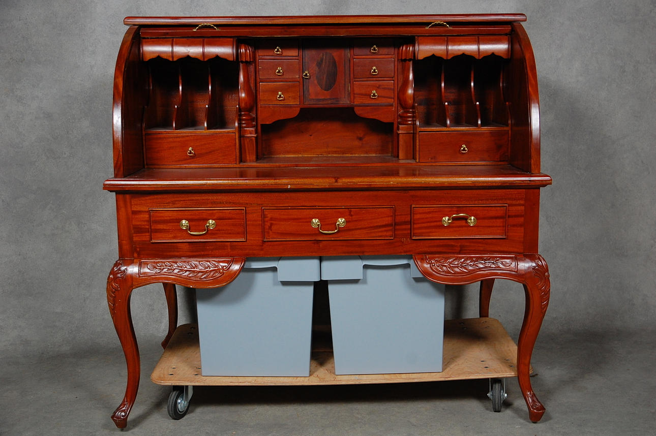 RULLKLAFFSSEKRETÄR, rokoko stil, med lönnfack,1900-tal.