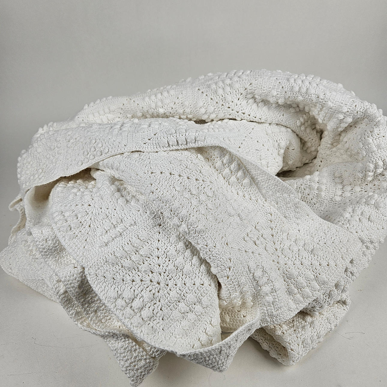 COLCHA TEJIDA A GANCHILLO.