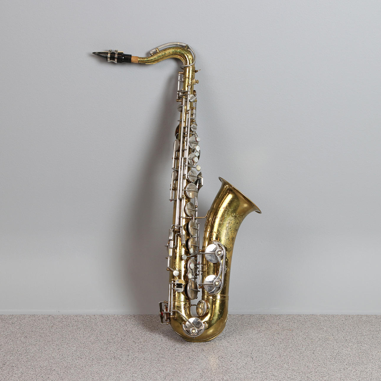 KONZERT, SAXOPHON. Messing. Seriennummer 30043.