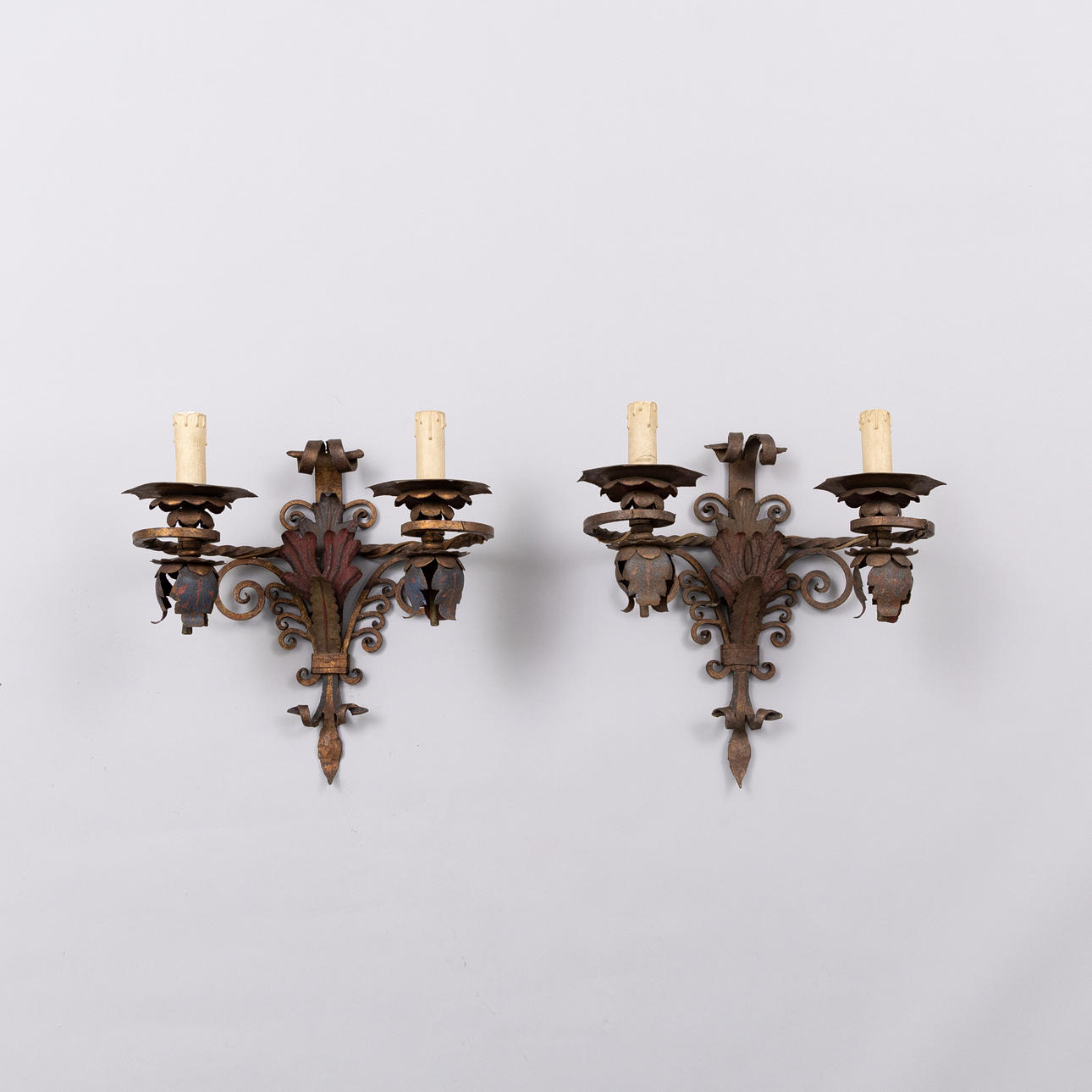 SEINÄVALAISIMET 2 kpl takorautaa, uudempi valmistus.