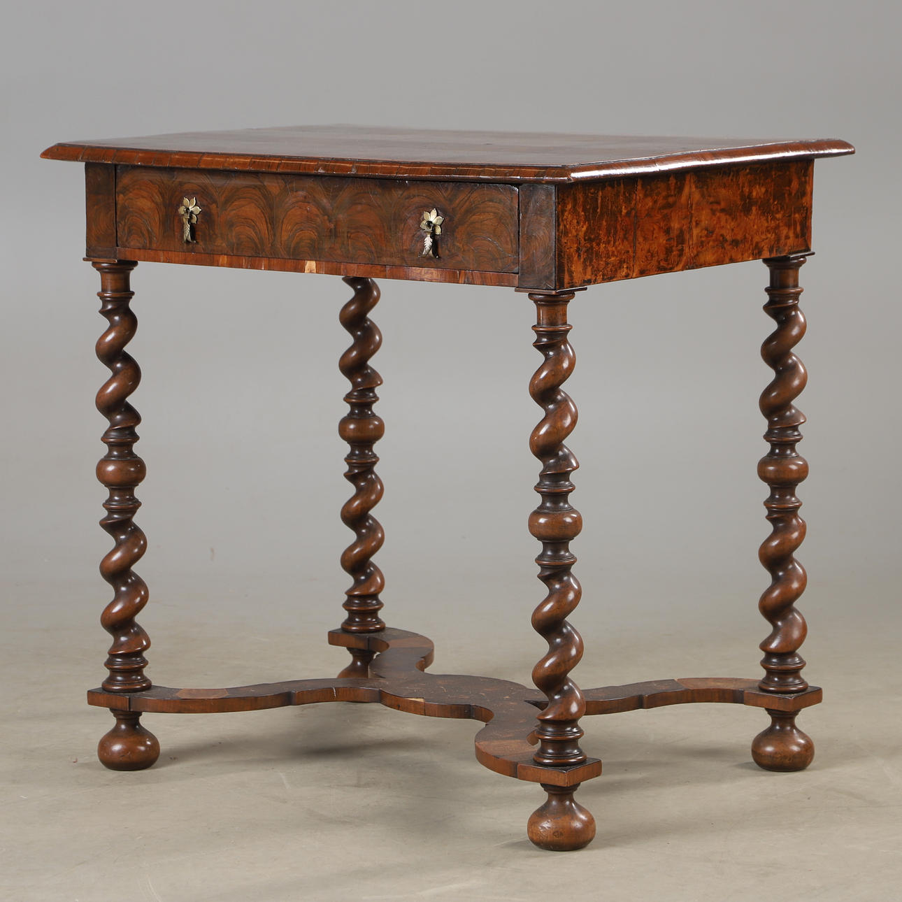 Una mesa, s. k. Oyster Table, caoba, barroco, Inglaterra.