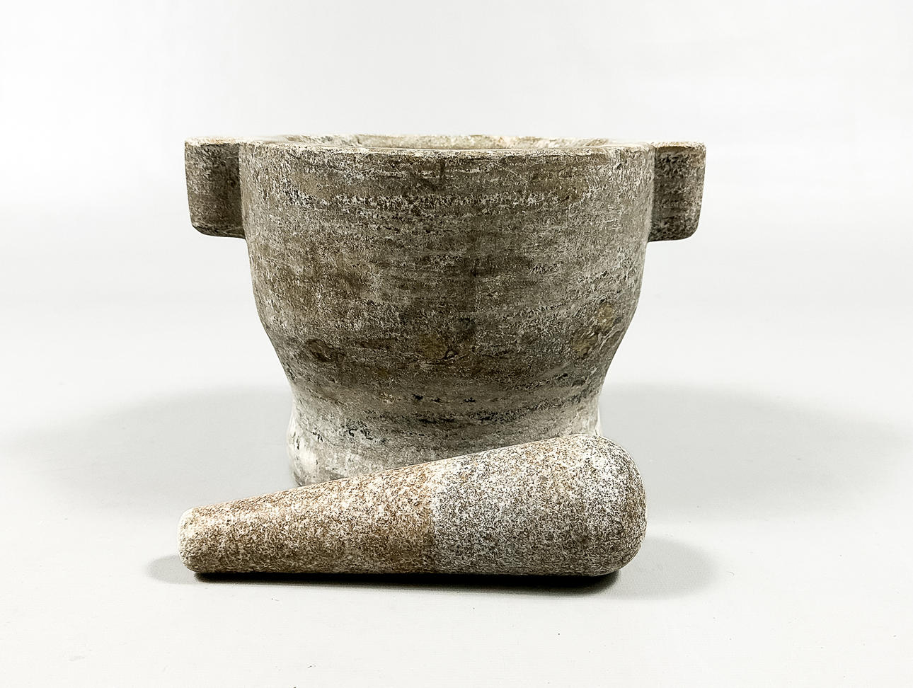 Mortero de mármol con mortero, siglo XIX.