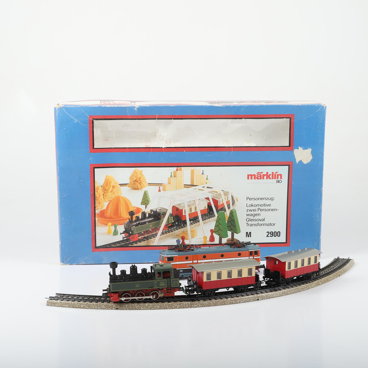 TRAIN SET AND LOCOMOTIVE, Märklin.