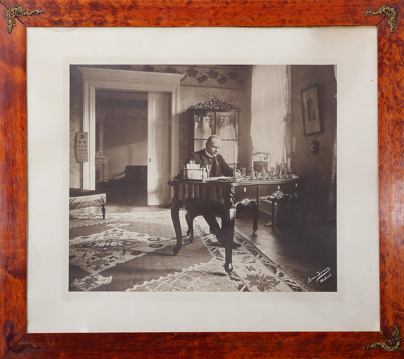 LINA JONN. Fotografi, troligen medicinprofessorn Carl Magnus Fürst, 1800-talets slut.