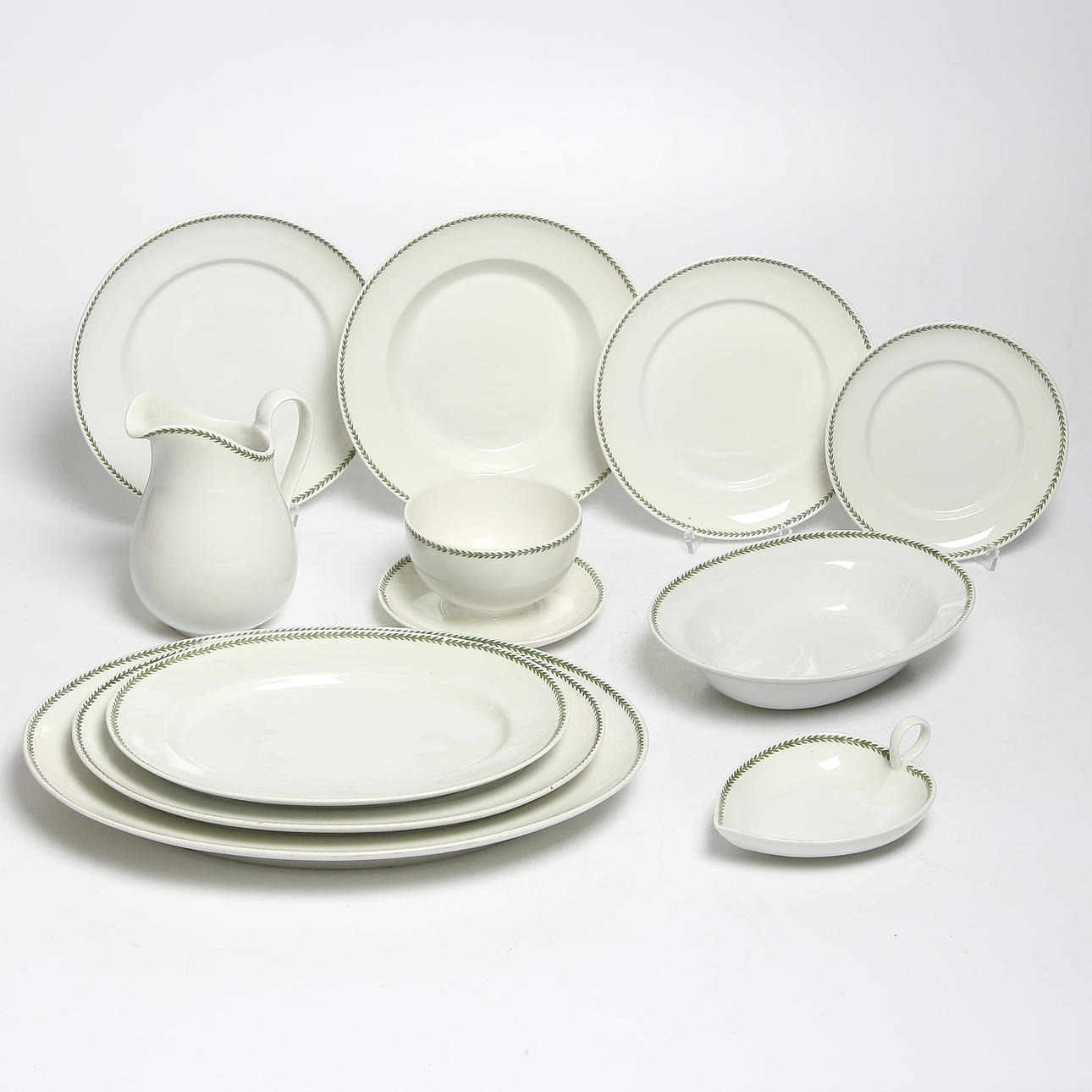 MATSERVIS, 51 delar, porslin, empire-stil, "Athena", Arthur Percy, Karlskrona porslinsfabrik, 1900-talets första hälft.